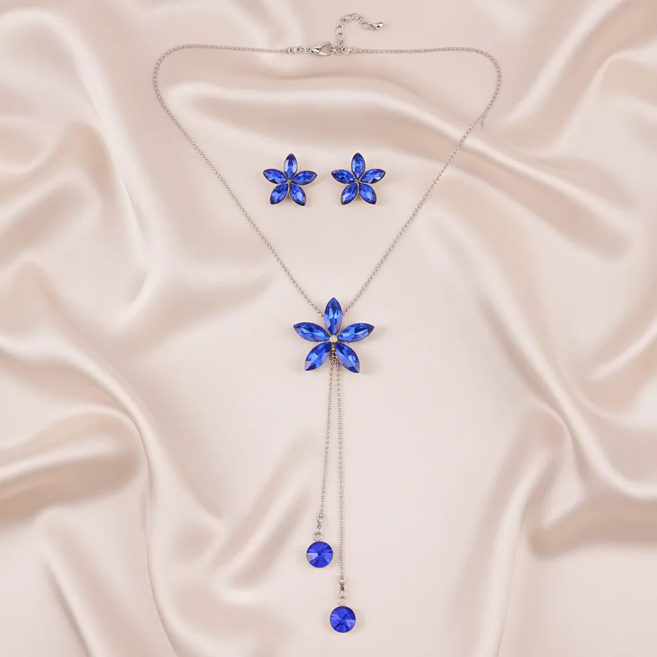 Nityara Flower Set with Earrings