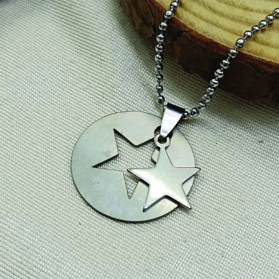 Star Chain Pendant – Stylish & Durable Men's Accessory